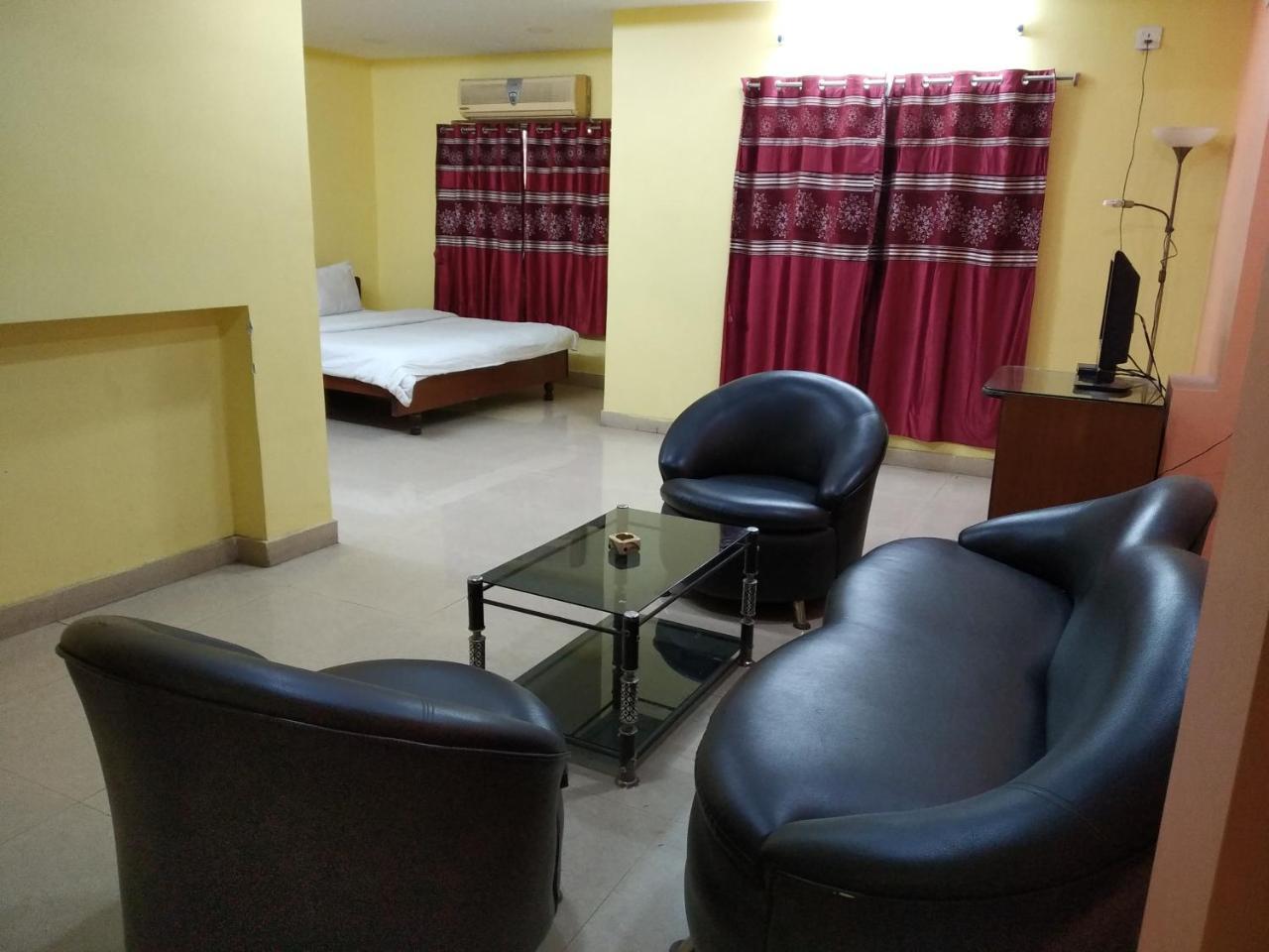 Hotel Relax Calcutta Extérieur photo