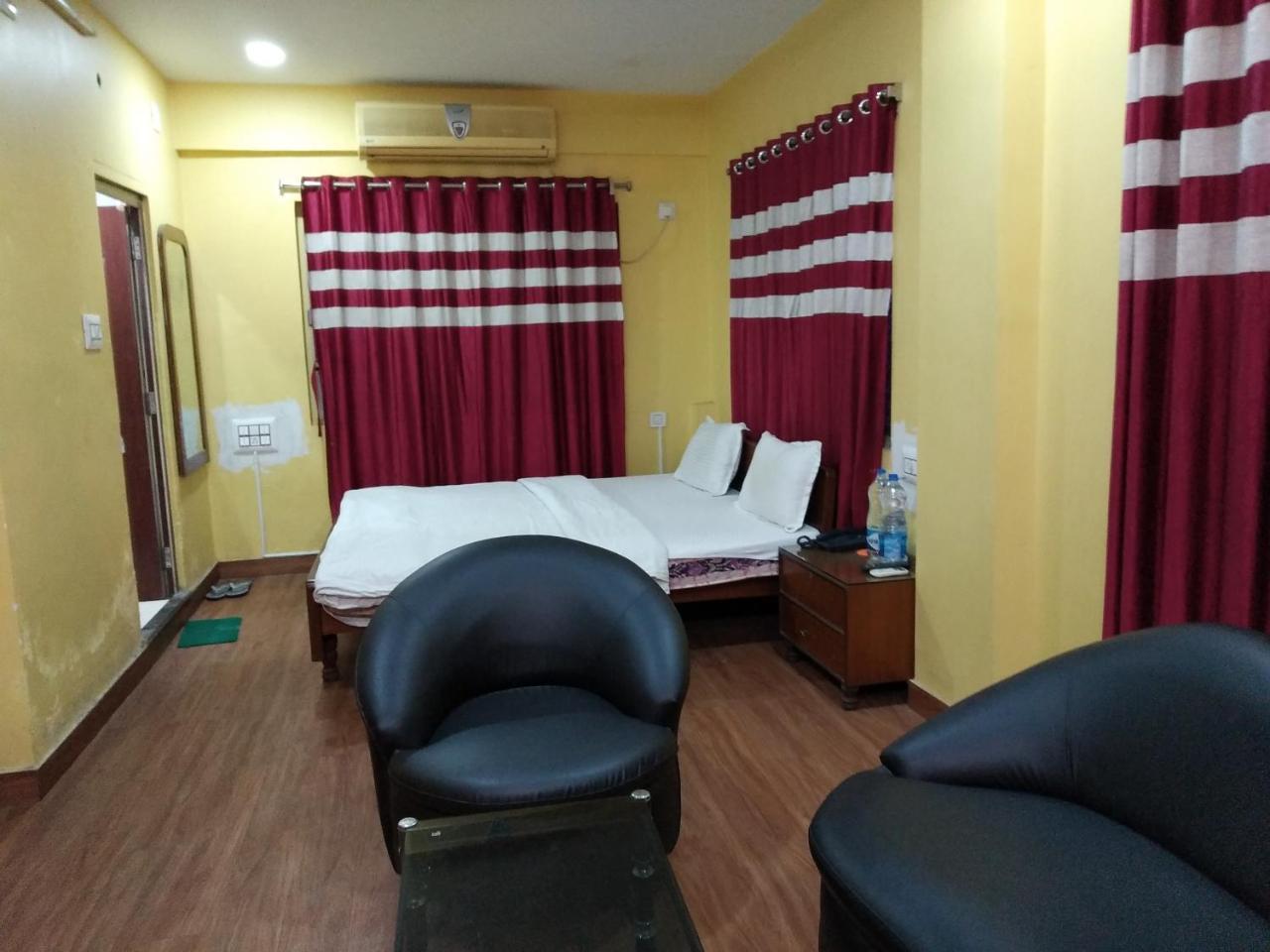 Hotel Relax Calcutta Extérieur photo