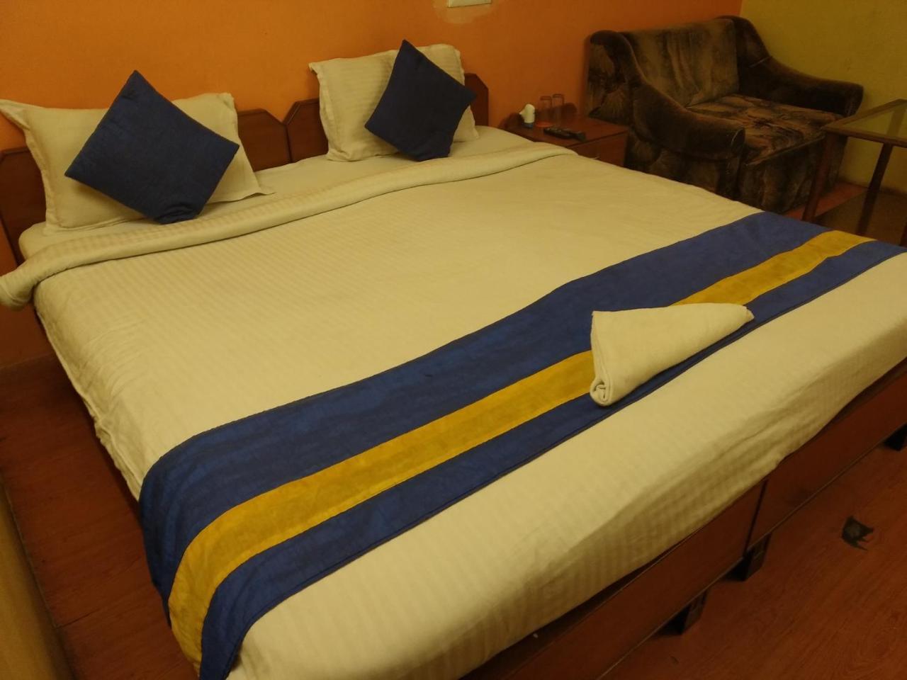Hotel Relax Calcutta Extérieur photo