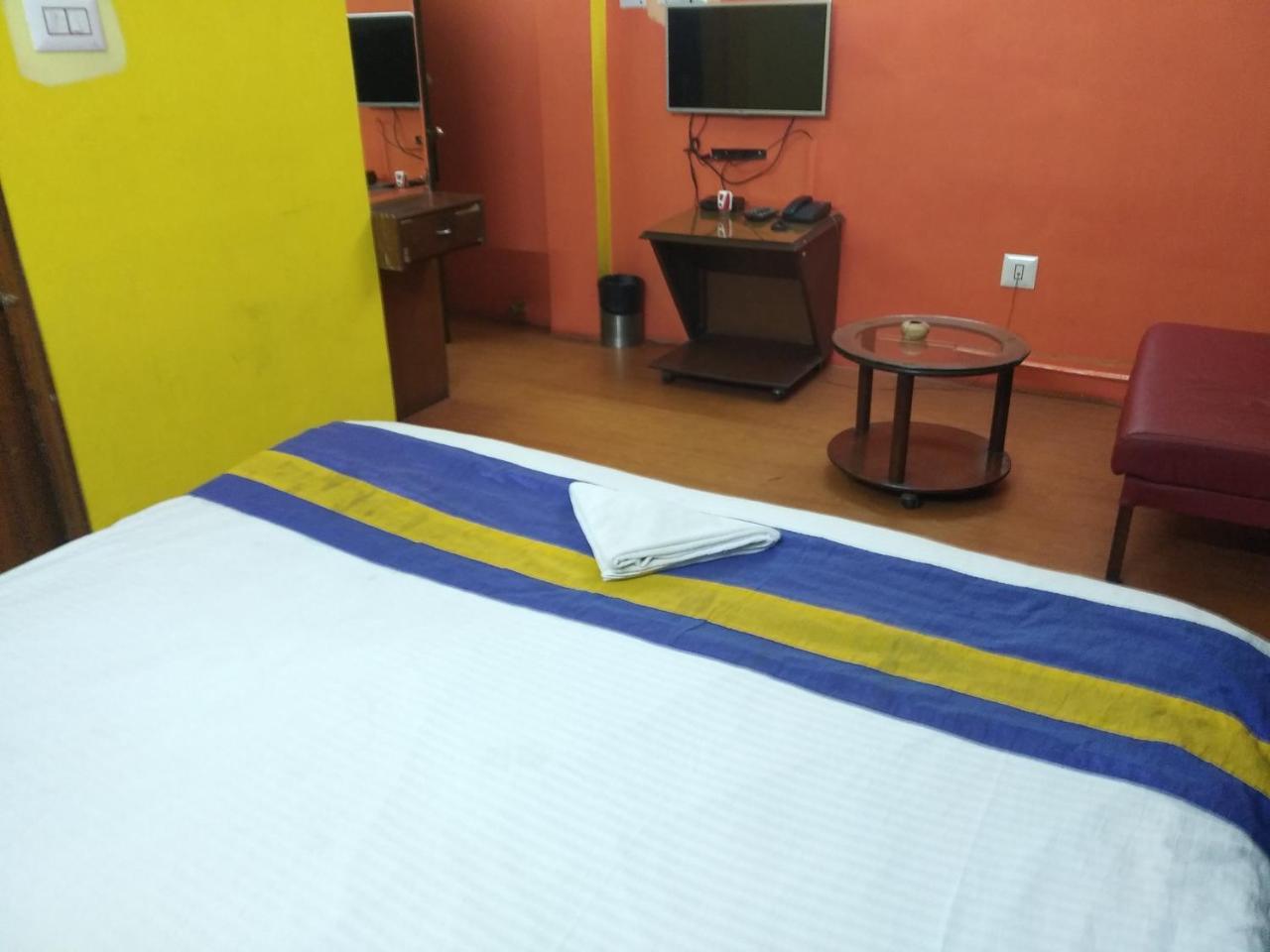 Hotel Relax Calcutta Extérieur photo