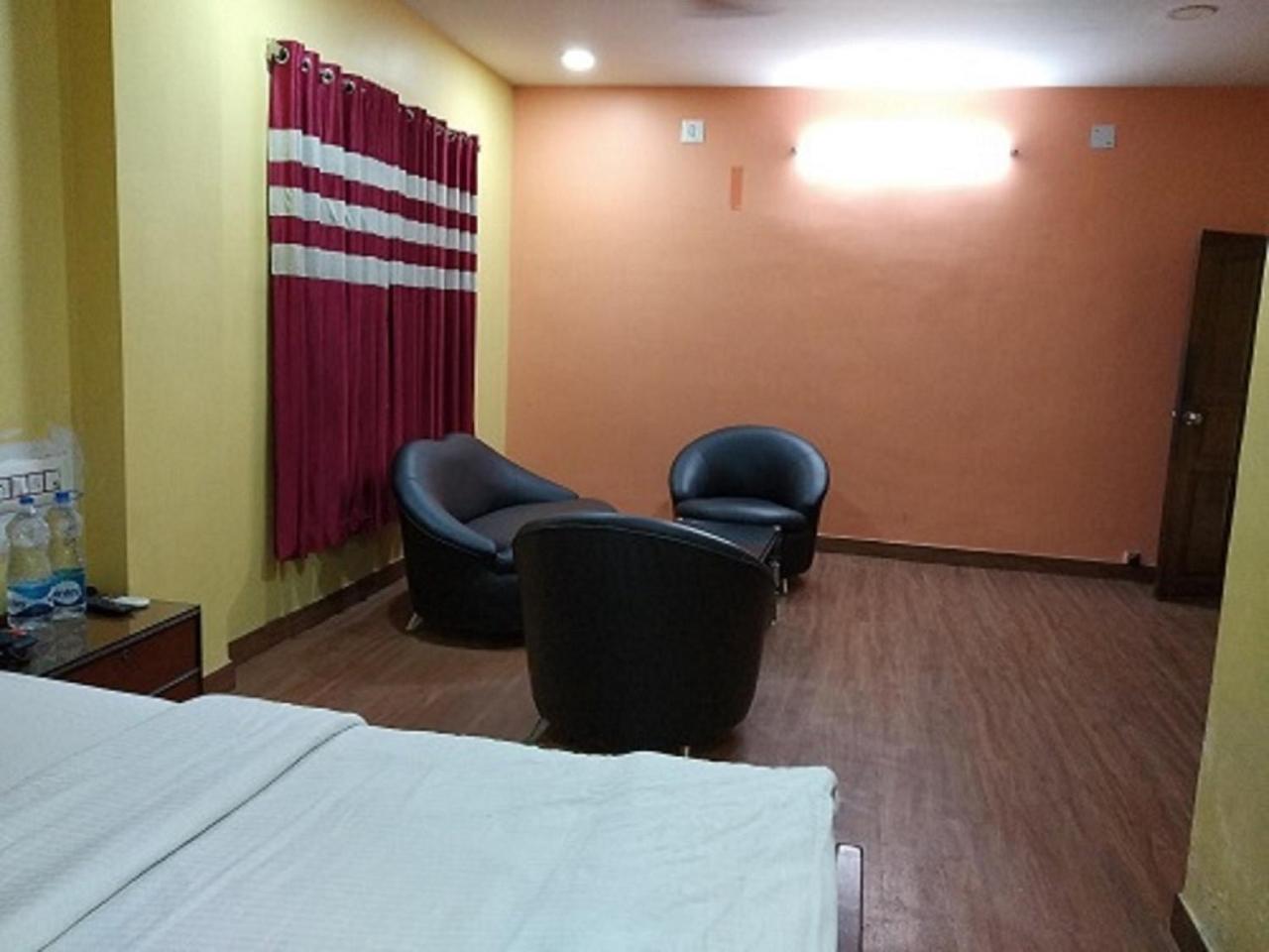Hotel Relax Calcutta Extérieur photo