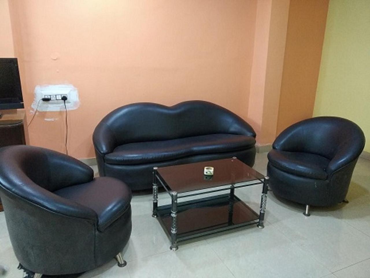 Hotel Relax Calcutta Extérieur photo