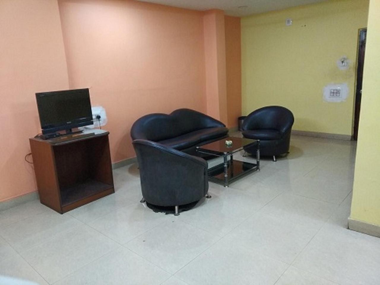 Hotel Relax Calcutta Extérieur photo