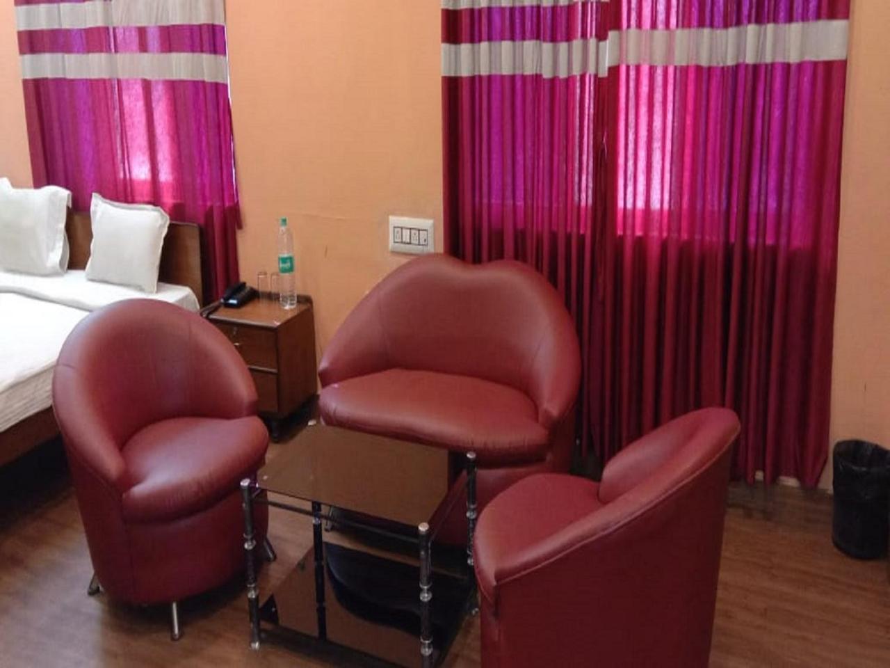 Hotel Relax Calcutta Extérieur photo