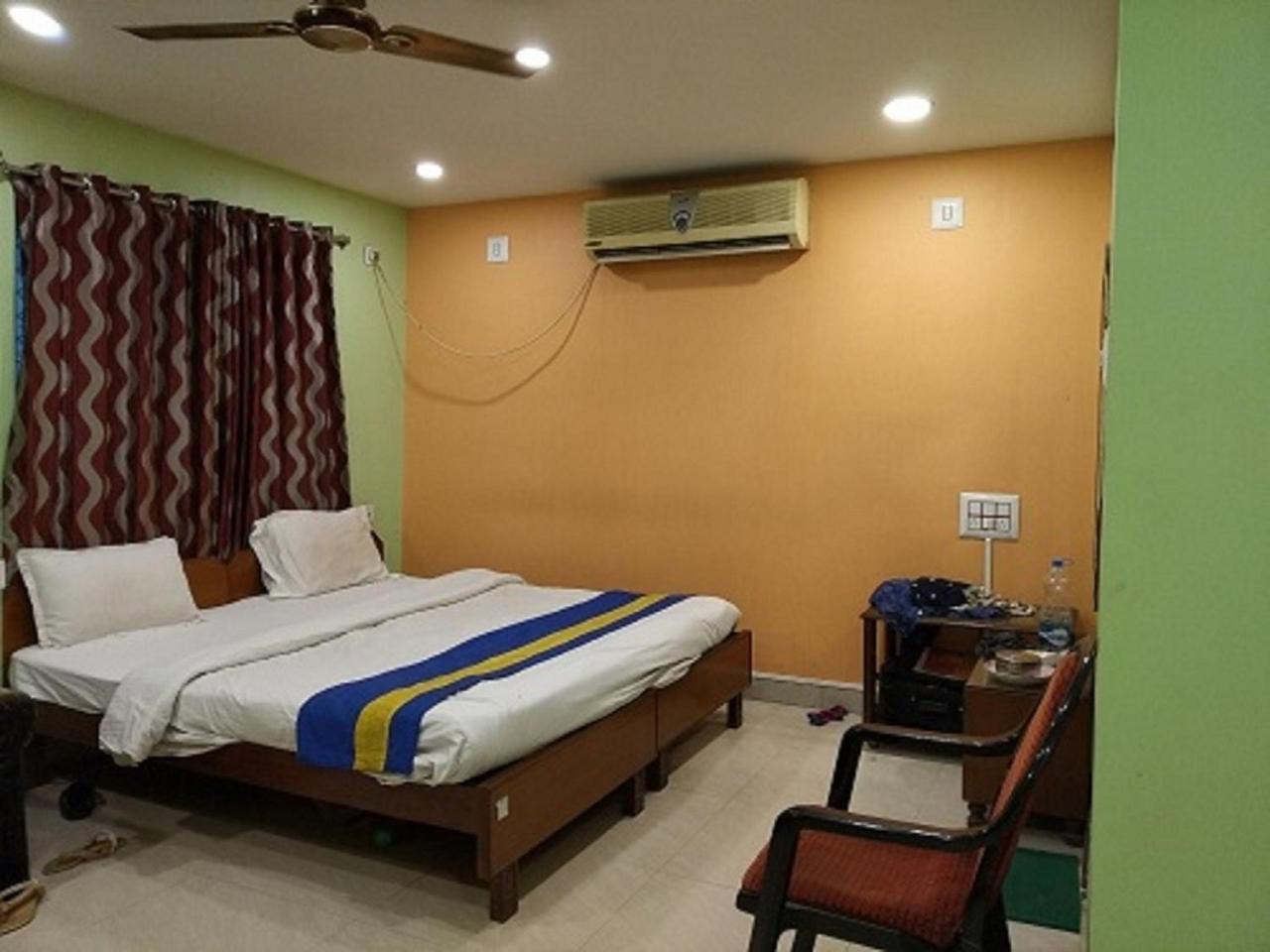 Hotel Relax Calcutta Extérieur photo